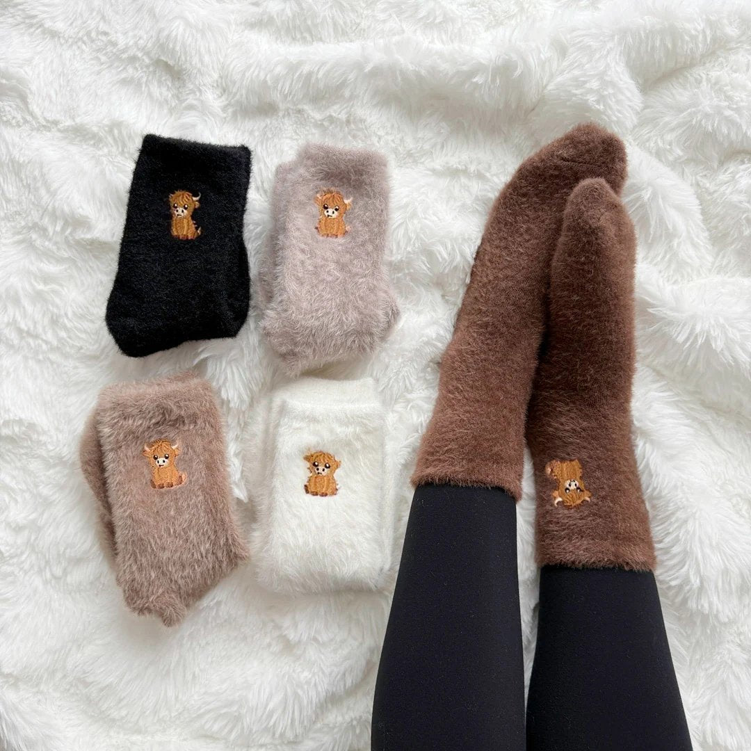 🐾 Thick Plush Highland Cow Crew Socks Soft Skin-Friendly Socks for Home & Office💕