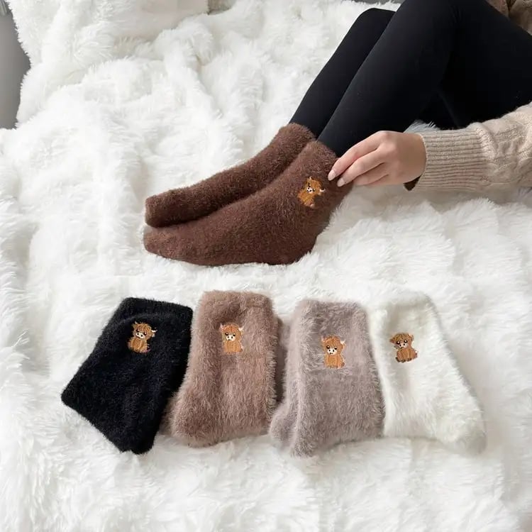 🐾 Thick Plush Highland Cow Crew Socks Soft Skin-Friendly Socks for Home & Office💕